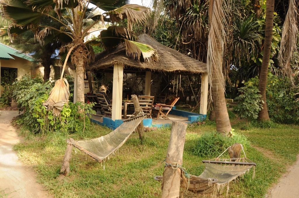 Leybato Beach Hotel Fajara Ngoại thất bức ảnh