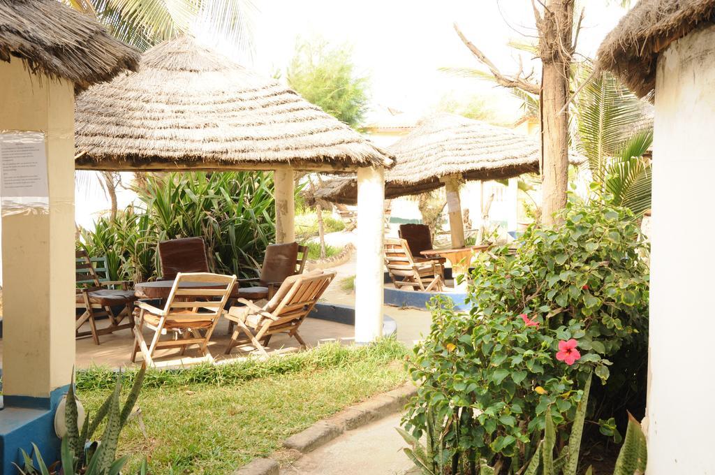 Leybato Beach Hotel Fajara Ngoại thất bức ảnh
