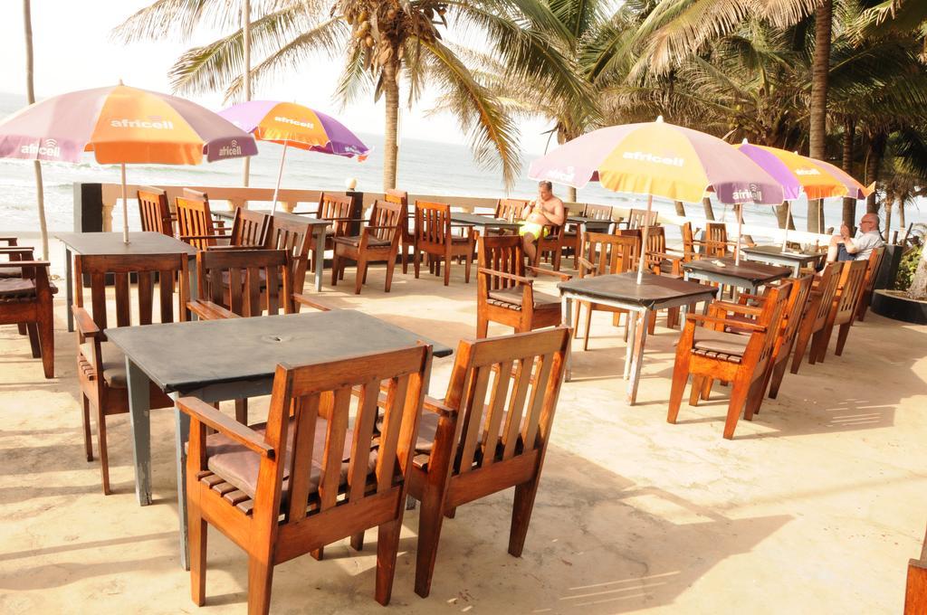 Leybato Beach Hotel Fajara Ngoại thất bức ảnh